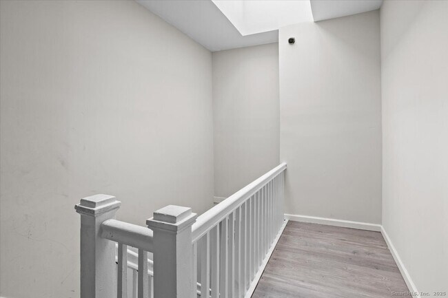 Building Photo - 204 Magnolia St