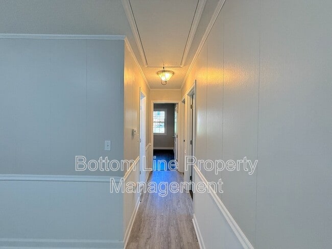 Building Photo - 4103 Little Mountain Rd