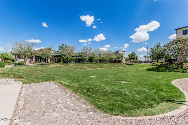 Building Photo - 7138 W Kent Dr