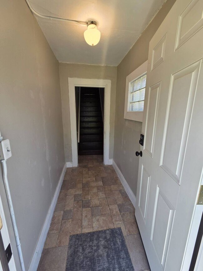 Building Photo - 3027 Fortune Ave