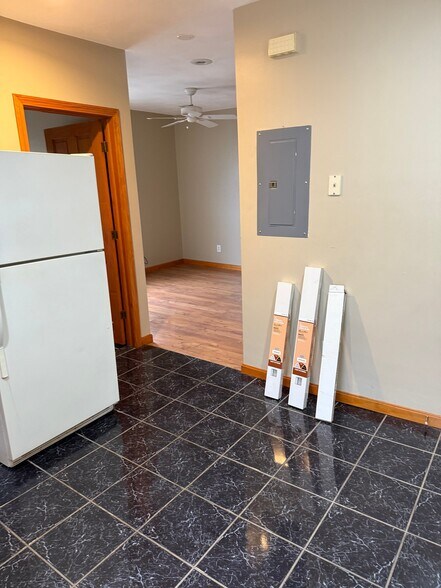 Building Photo - 22 Lawrence St