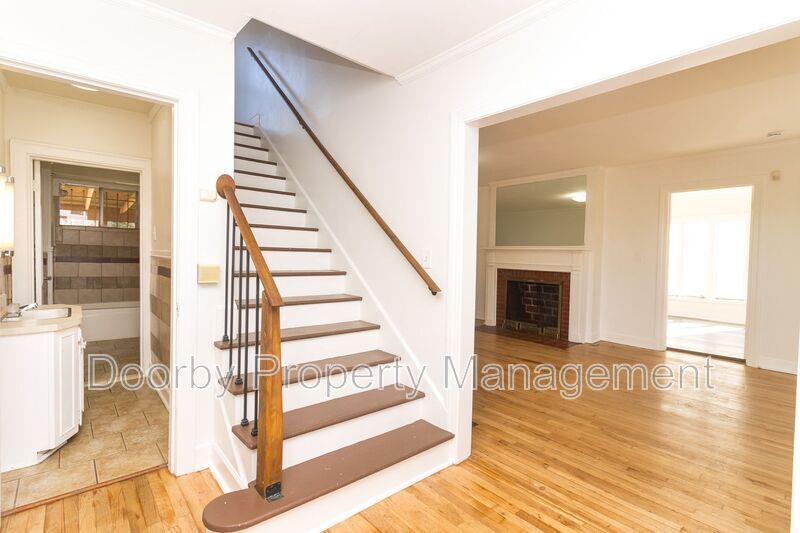 Building Photo - 356 Derby Cir