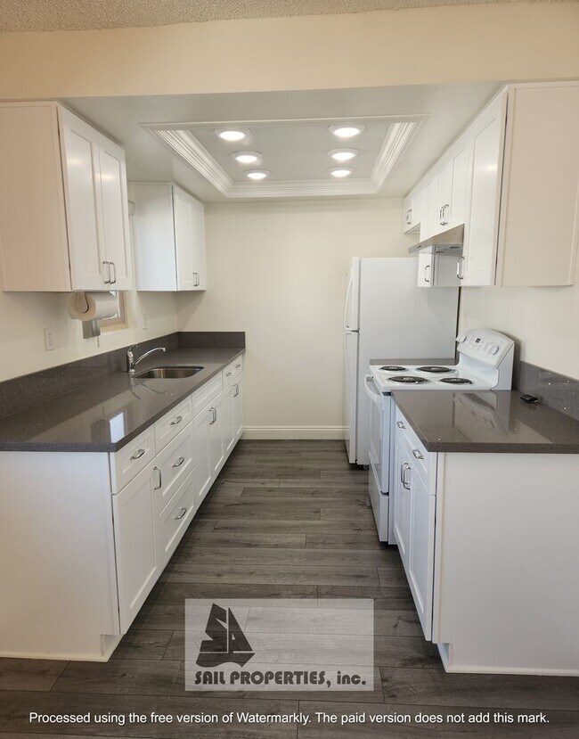 Building Photo - 16551 Le Grande Ln