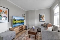 Building Photo - 617 Niagara St