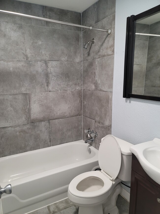 Downstairs Bathroom - 811 Vouray Dr