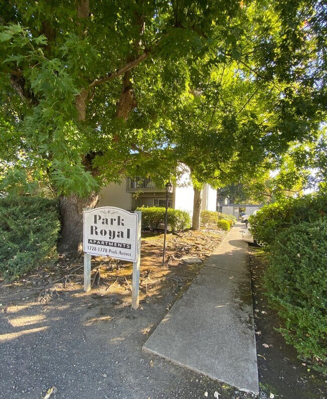 Building Photo - Rent Special: 1/2 Off February's Rent