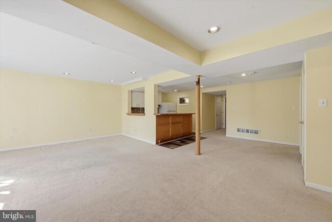 Building Photo - 36 Southampton Parish Rd