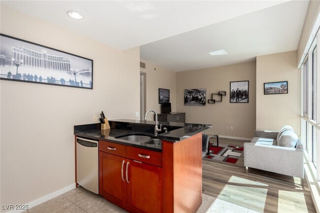 Building Photo - 4575 Dean Martin Dr