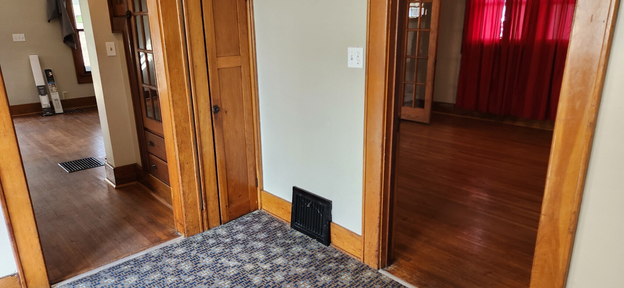 Building Photo - 420 N Main St