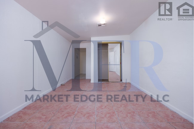 Building Photo - 3Bed/1.5Bath House at 35th/McDowell! $1199...