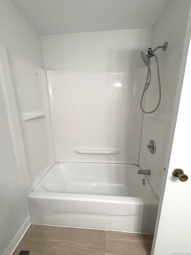 Building Photo - 9 Patricia Rd