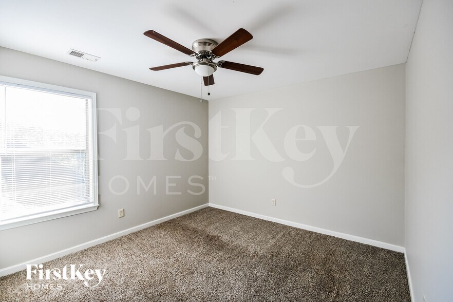 Building Photo - 753 Forest Lakes Dr