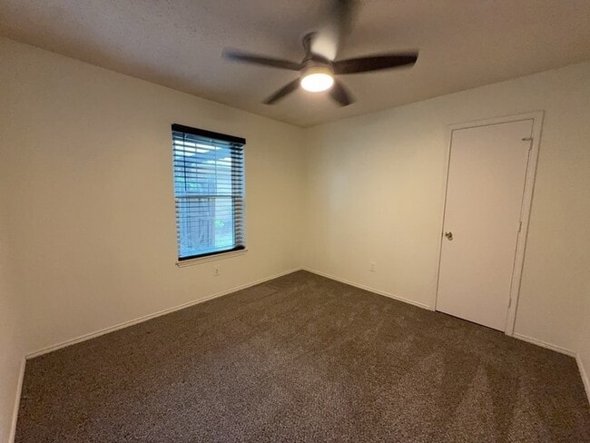 Building Photo - 6415 Elm Springs Dr