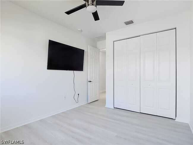 Building Photo - 5462 Useppa Dr