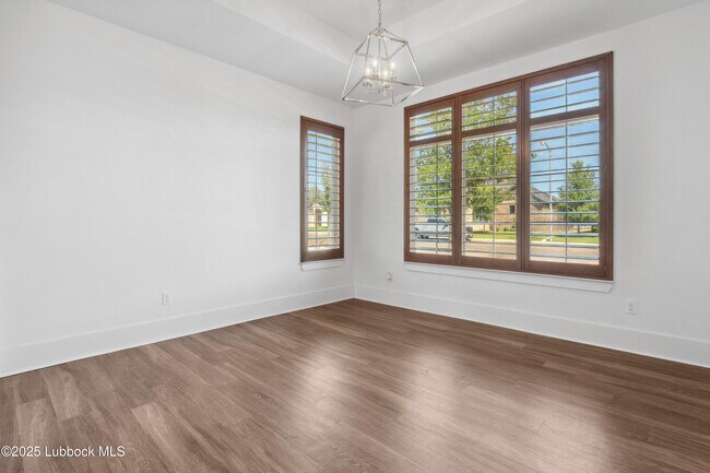 Building Photo - 623 N 9th St