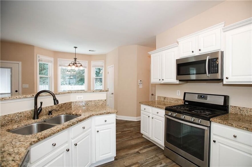 Building Photo - 1005 Landover Crossing