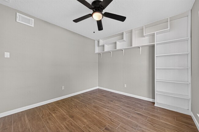 Building Photo - 9231 Baronsmede Dr