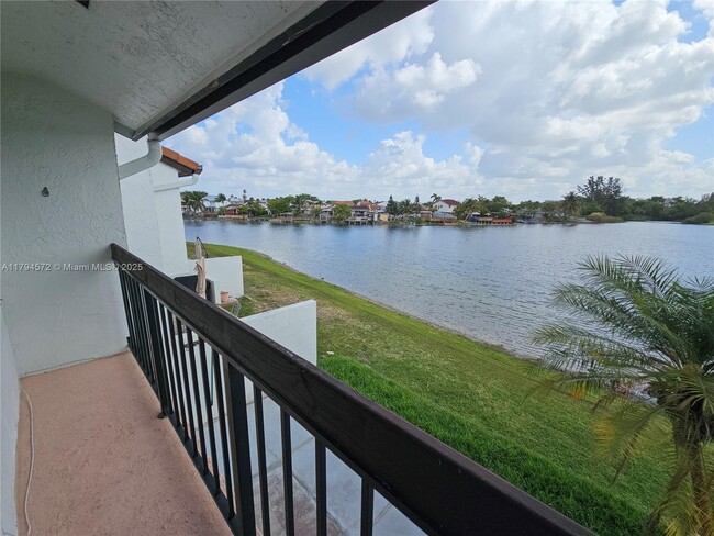 Building Photo - 1341 SW 124th Ct