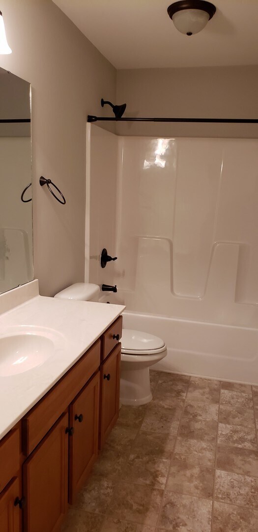 Building Photo - 516 Amberdale Cir W