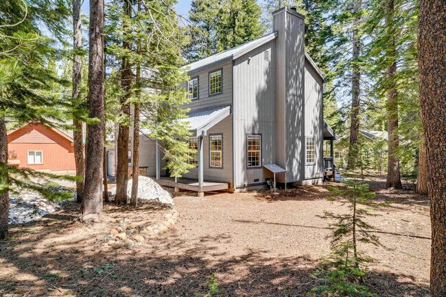 Building Photo - 14474 Northwoods Blvd