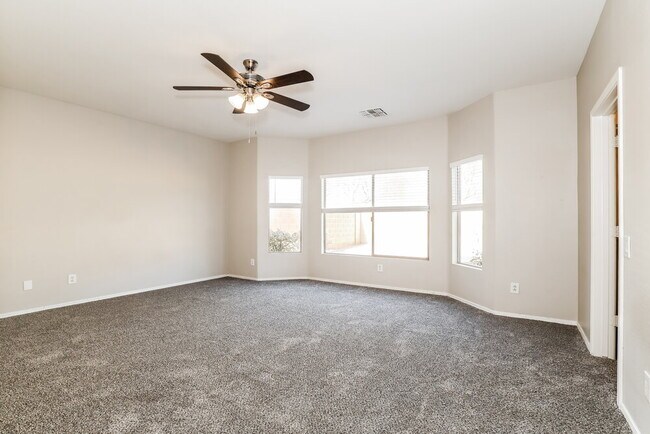 Building Photo - 5218 W Glass Ln