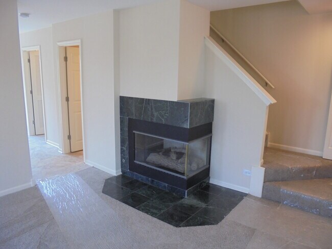 Building Photo - 1065 Manchester Cir