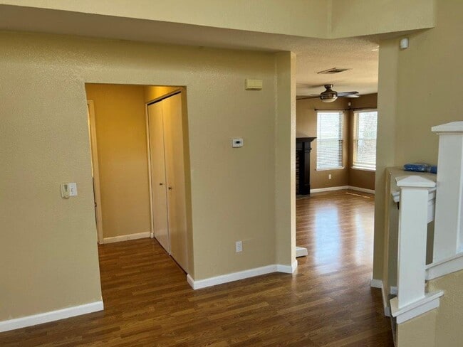 Building Photo - Modern 4 Bedroom 3 Bath Close to Marina Suisun City *Star Rentals