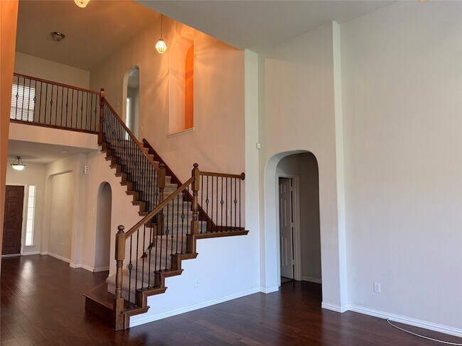 Building Photo - 8373 Brightside Ln