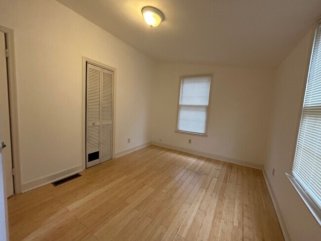 Building Photo - Highland Park II