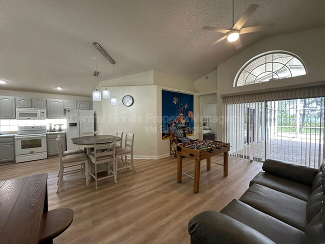 Building Photo - 1009 Lake Davenport Blvd