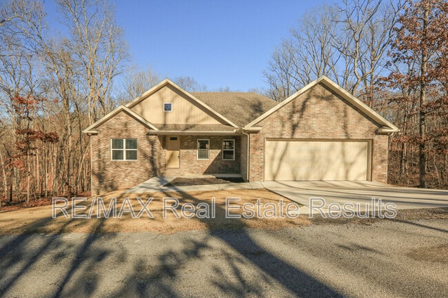 Building Photo - 12 Celtic Dr