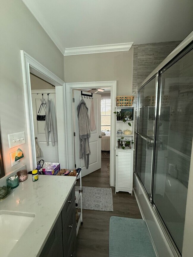 Building Photo - 44 Grove St