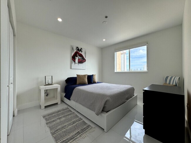 Building Photo - 2280 SW 32nd Ave