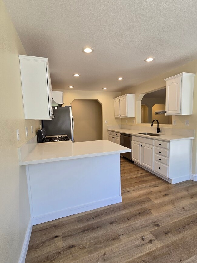 Building Photo - 2987 San Mateo Ln