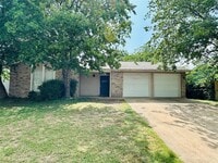 Building Photo - 1504 Sagebrush Dr