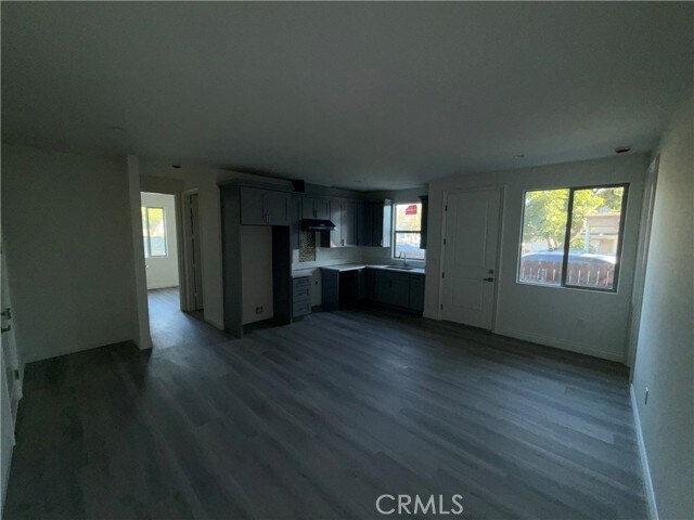 Building Photo - 317 N Shamrock Ave
