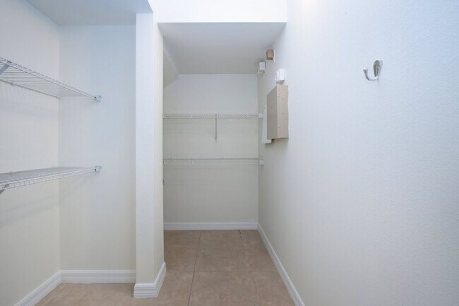 Building Photo - 3 Bedroom 2.5 Bath Townhome San Michele