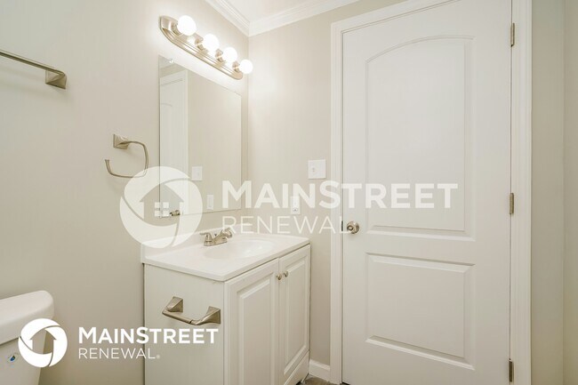 Building Photo - 1141 N Rochester Ave