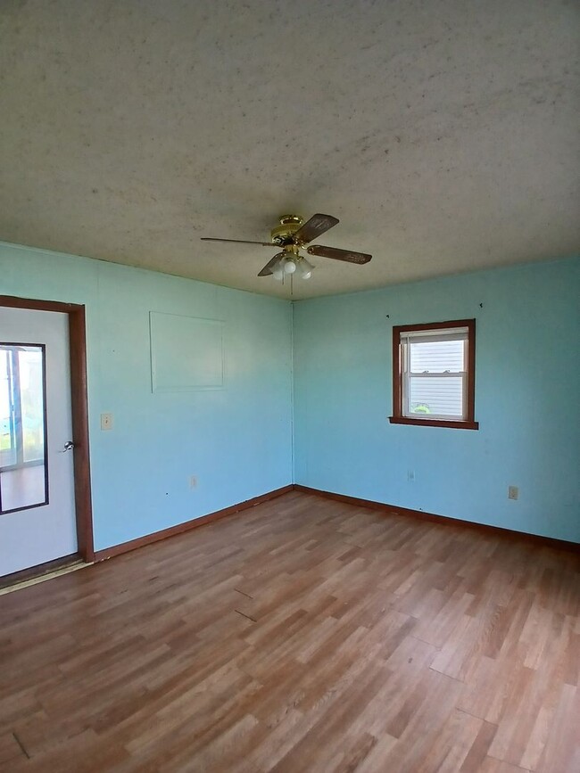 Building Photo - 805 N 21st. St., Mattoon
