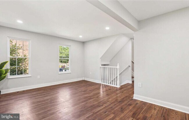 Building Photo - 7081 Leewood Forest Dr