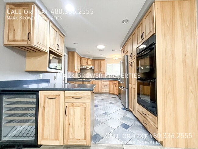 Building Photo - 103 E Palmcroft Dr