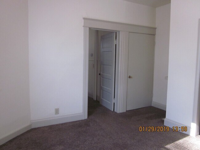 Building Photo - 1209 Scott Ave