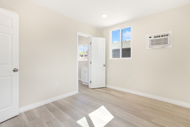 Bedroom 1 - 2843 Rosanna St