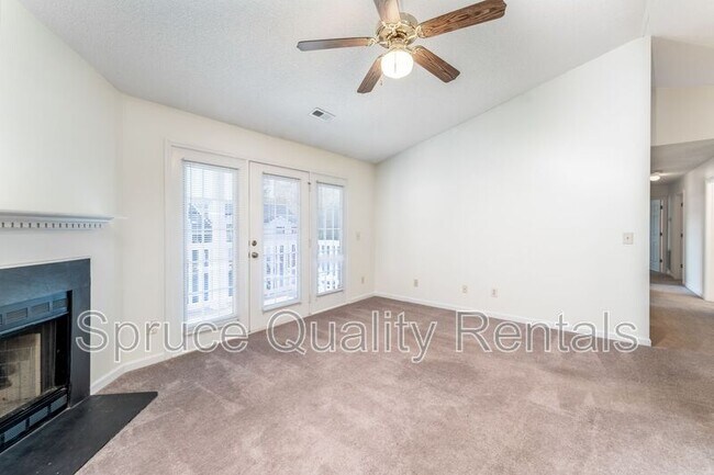 Building Photo - 7143 W Friendly Ave