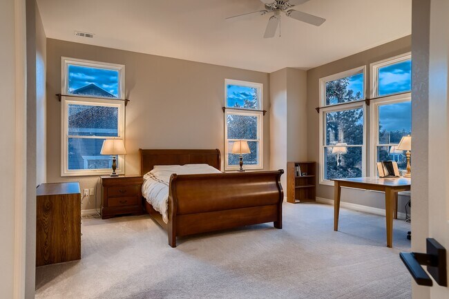 Building Photo - 7046 Forest Ridge Cir