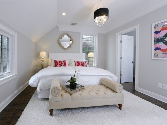 Building Photo - 200 Davis Ave