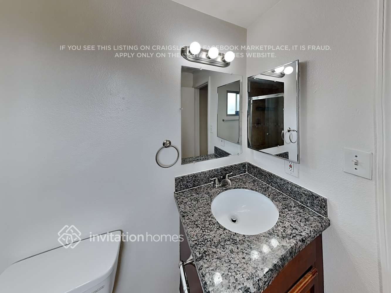 Building Photo - 1536 W Andorra Dr