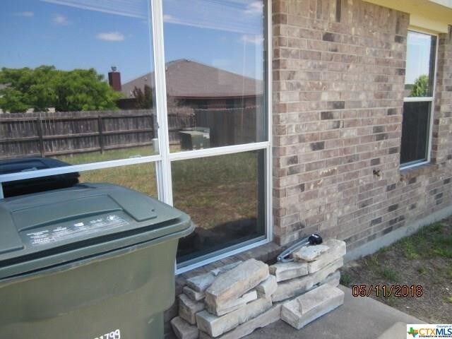 Building Photo - 2303 Jake Dr