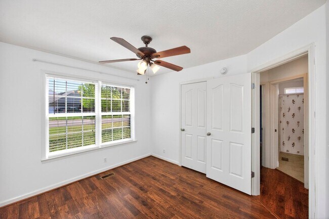 Building Photo - 197 Red Jacket Trce