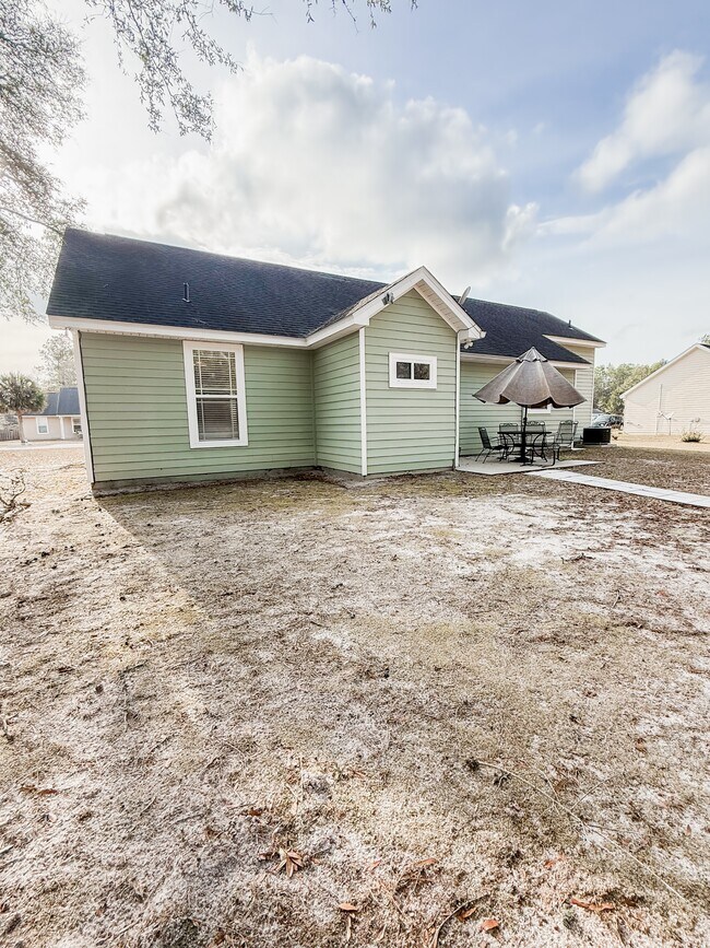 Building Photo - 201 Mallard Pond Cir